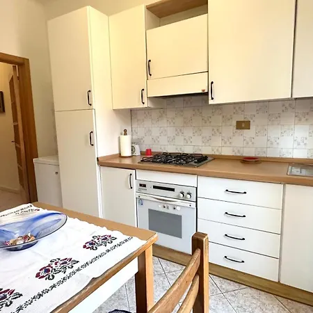 P044 - Porto Recanati, Comodo Trilocale In Centro Storico Appartement